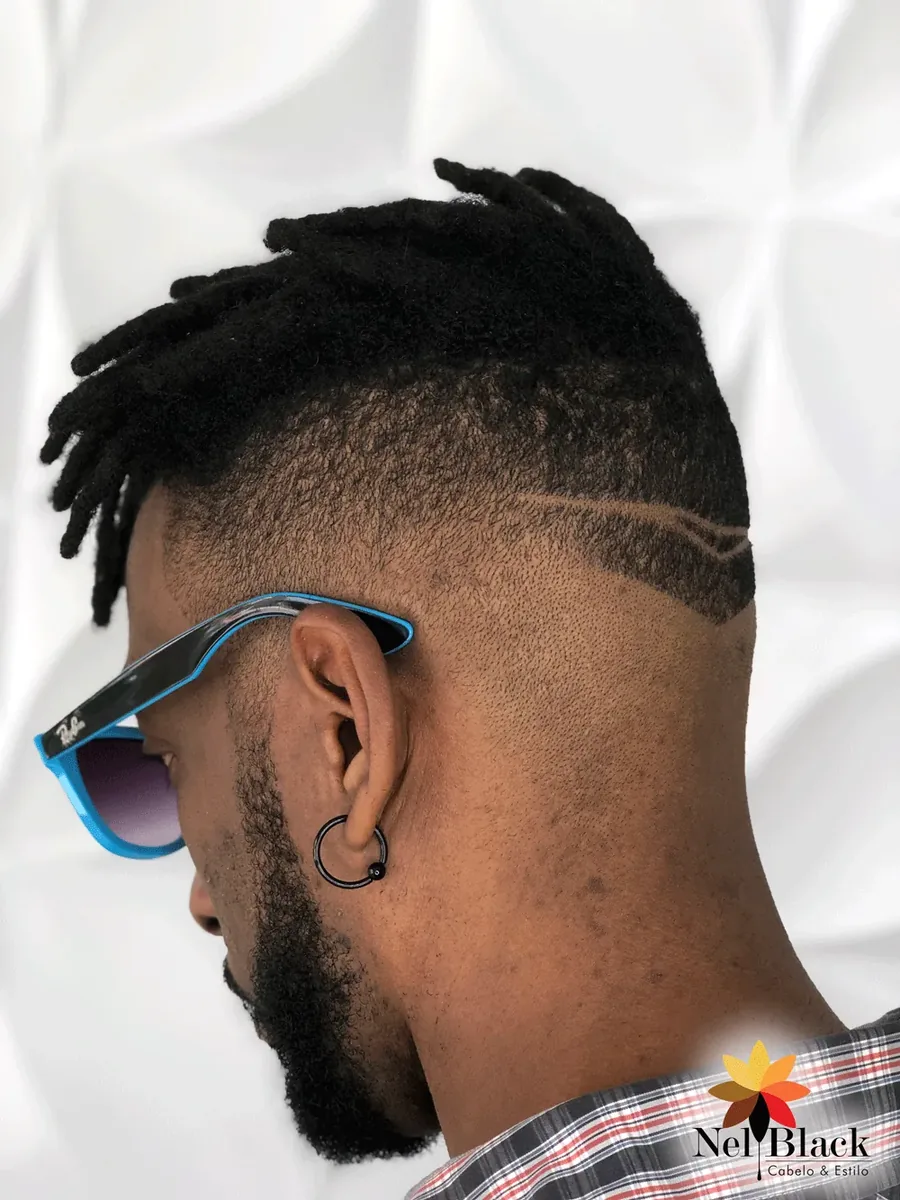 Trabalho em cabelo crespo ou cacheado no Nelblack