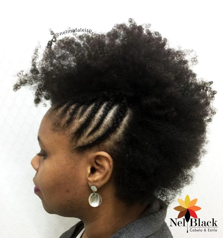 Trabalho em cabelo crespo ou cacheado no Nelblack