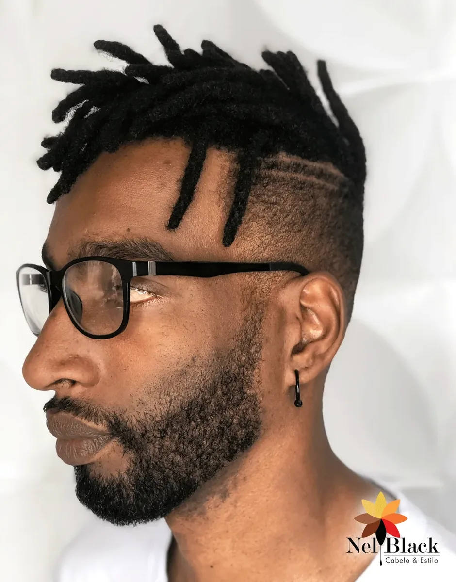 Trabalho em cabelo crespo ou cacheado no Nelblack