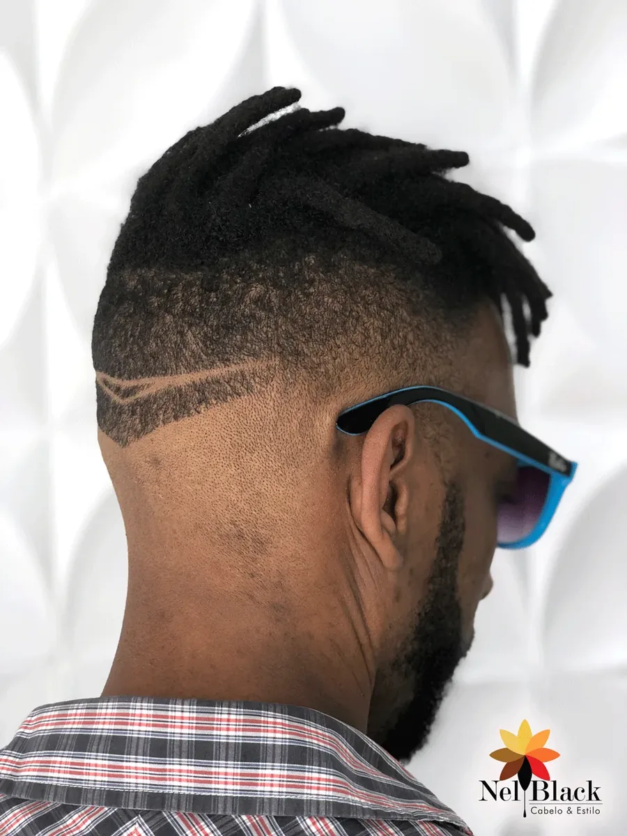 Trabalho em cabelo crespo ou cacheado no Nelblack