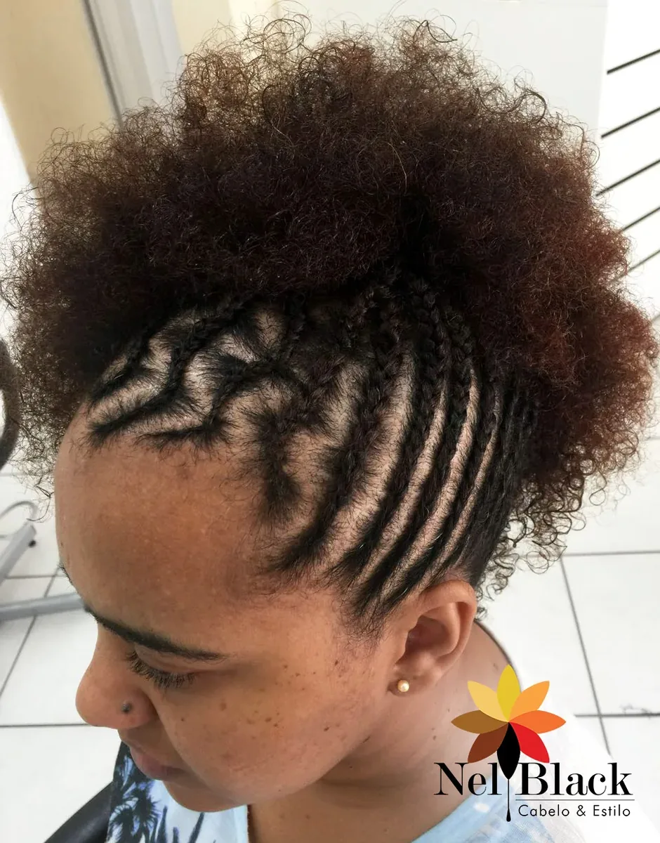 Trabalho em cabelo crespo ou cacheado no Nelblack