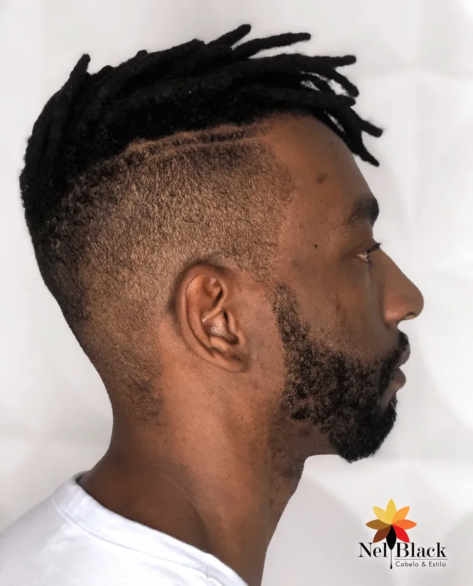 Trabalho em cabelo crespo ou cacheado no Nelblack