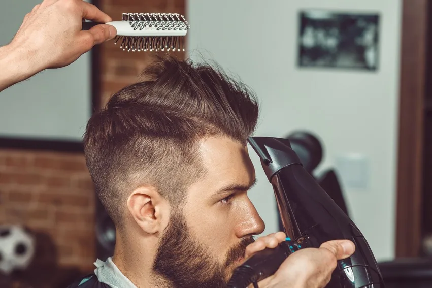 Corte masculino ou barba feitos no Nelblack